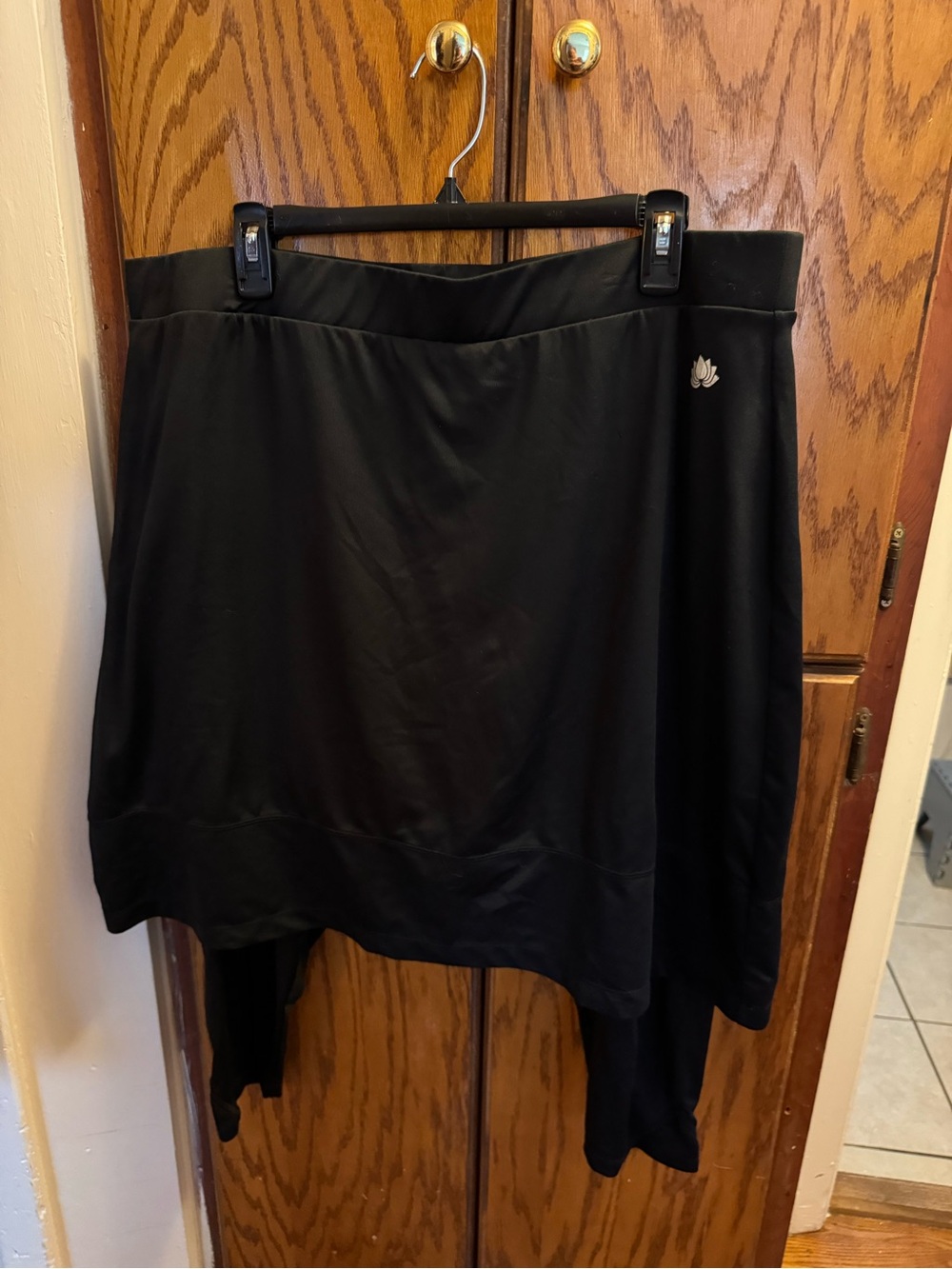 Black Mesh Basic Snoga with capri-length leggings